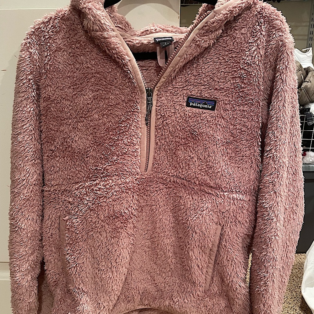 Dusty pink Patagonia quarter zip w/ hood SZ SMALL